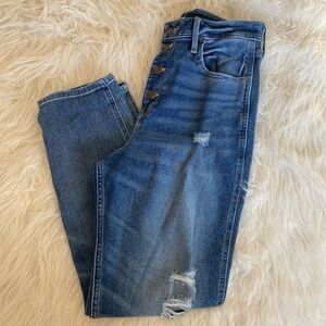 Hollister Women's Ultra High-Rise Mom‎ Jeans Distressed Button Up Closure 5R